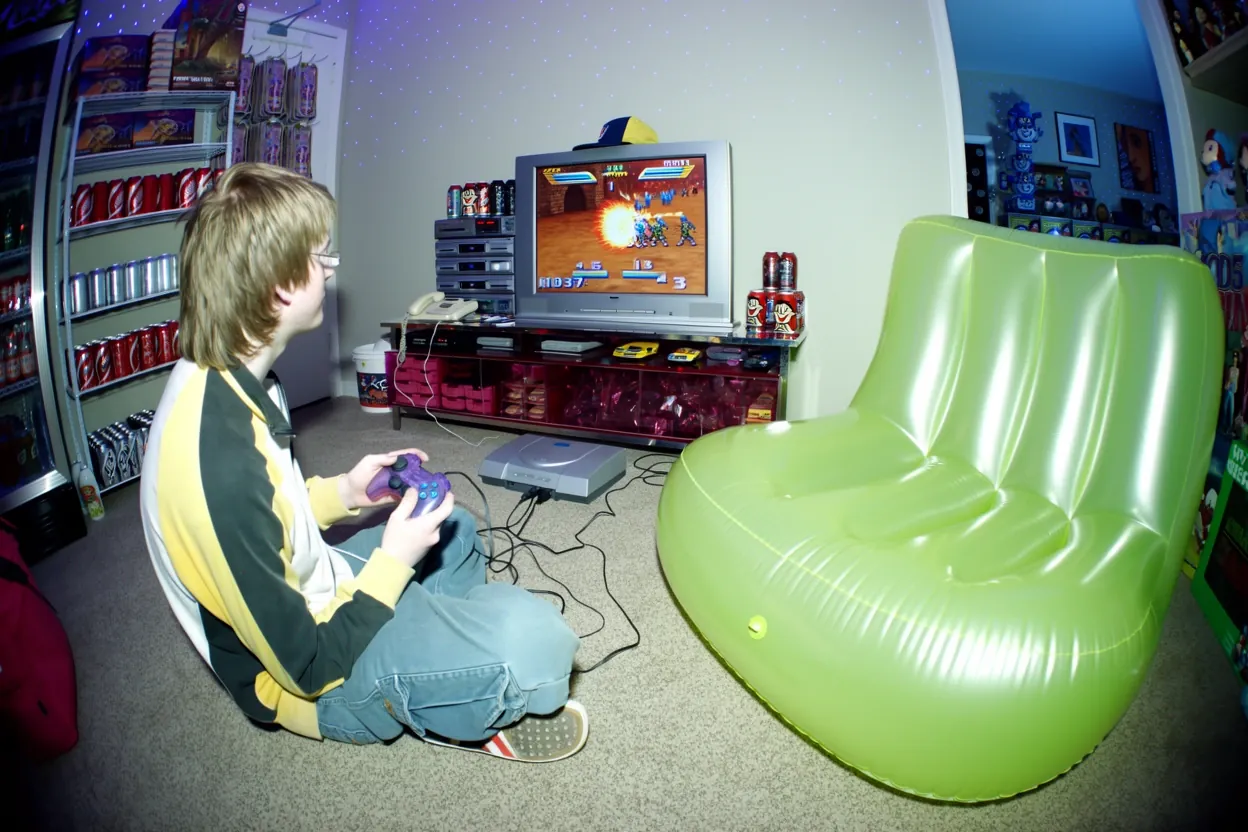 Retro game scene, an OpenMOSS published output. OpenMOSS published asset, assets/showcase/retro-gaming.webp